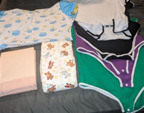 diaper & onesie weekend! : r/diaperpics