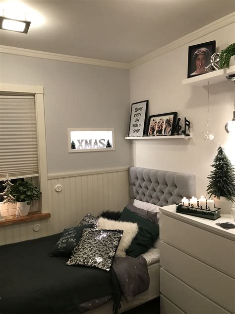 Minimalist aesthetic room colors with bright lights. Pin on Beds