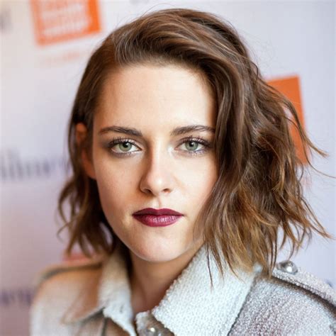 As per the insider on reddit, the actress allegedly proposed to dylan in public. The meaning and symbolism of the word - «Kristen Stewart»