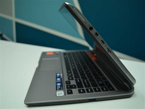 Review Toshiba Has A New Windows 8 Laptop Tablet Hybrid And Its Just Ok