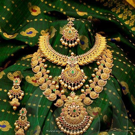 Gold Bridal Jewellery Set From Anagha Jewellery South India Jewels