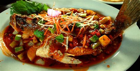 Masakan thailand meletakkan emfasis pada hidangan dihidang ringan dengan komponen aromatik kuat. Resepi Siakap Tiga Rasa Ala Thai - Resepi Bonda