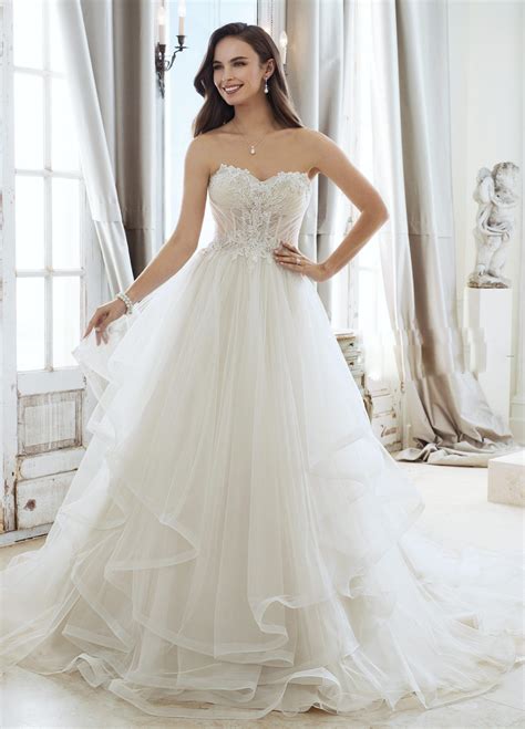 Amelie Rocky Ivory Layered Strapless Lace Tulle Wedding Dress Picture