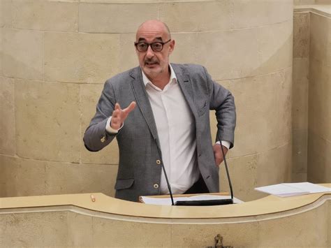 La censura, por lo general, está asociada a la intención de un gobierno de impedir la difusión de información contraria a sus intereses. Félix Álvarez cree que presentar una moción de censura es ...