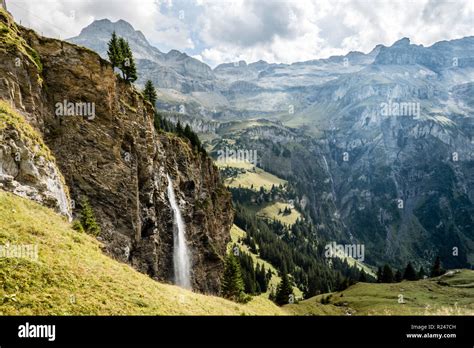 Schweiz Alpen Wasserfall Fotos Und Bildmaterial In Hoher Auflösung