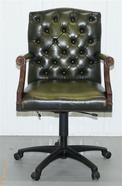 Fine vintage rich green leather chesterfield chair. Bevan Funnell Directors Green Leather Chesterfield ...