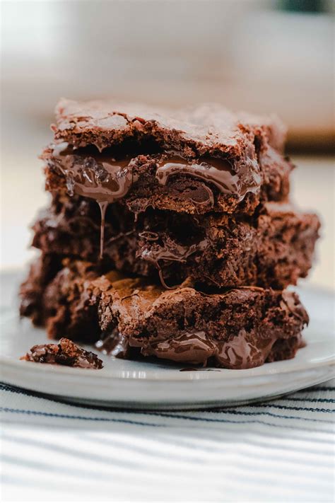 Best Fudgy Chocolate Bar Brownies — The Dashleys