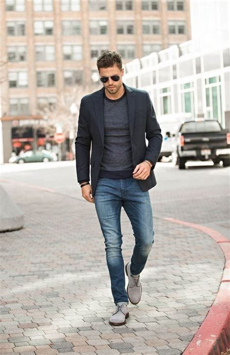 32 Best Christmas Outfit Ideas For Guys With Styling Tips