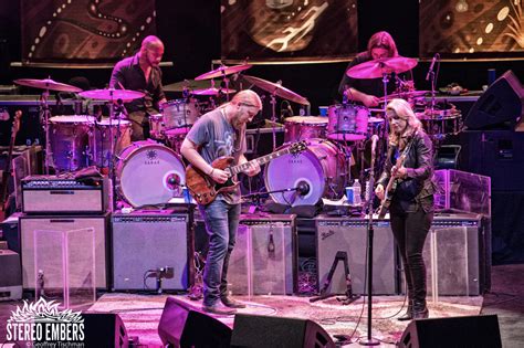Tedeschi Trucks Band Live At The Beacon Theatre New York City Stereo Embers Magazine Stereo