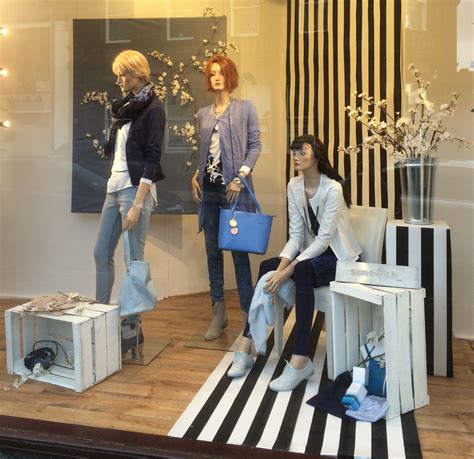 Store Window Displays Retail Display Display Windows Fashion