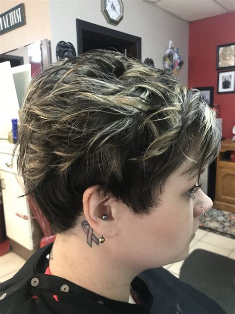 30 Frosted Highlights Short Hair Fashion Style