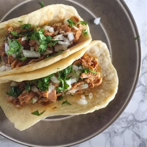 I have been craving a good homemade chicken street taco lately. Street Tacos
