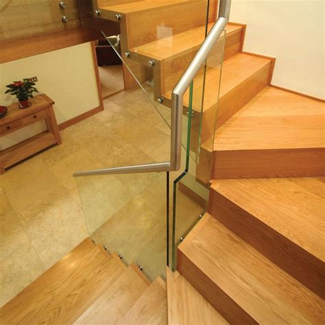 Folded Staircase Makes Stunning Feature Ribaj