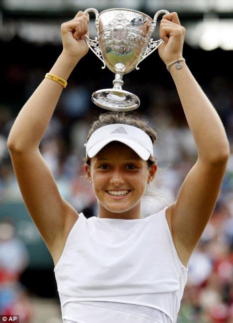 Laura Robson Becomes First British Junior Wimbledon Champion In Years Daily Mail Online