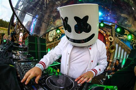 An american music producer and dj, christopher. Diplo, Steve Aoki & Calvin Harris For Spring Break 2018 ...