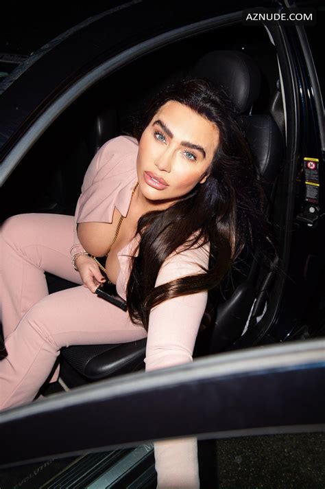 Lauren Goodger Shows A Lot Of Cleavage As She Heads To Tape Nightclub