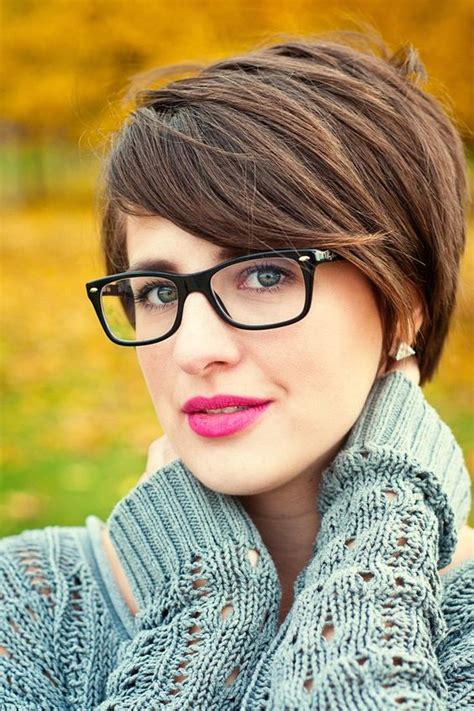 Short Hairstyles For Fine Hair With Glasses Best Hairstyle 2020