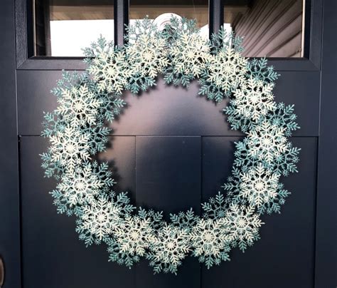 Diy Snowflake Wreath The Blue Door And More