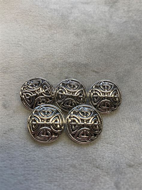 Metal Buttons Silver Tone Celtic Design 17mm A Set Of 5 Etsy