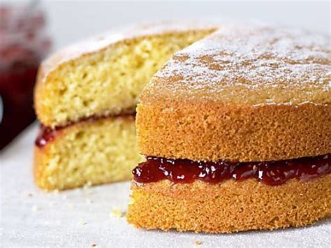 Break the eggs into a large mixing bowl, then add the sugar, flour, baking powder and butter. Gluten-free Victoria Sponge | Recipes | GoodtoKnow | Recipe | Victoria sandwich cake, Mary berry ...