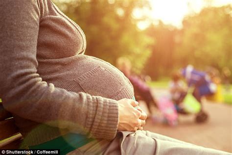 Researchers Urging Pregnant Women To Sleep On Their Sides Daily Mail