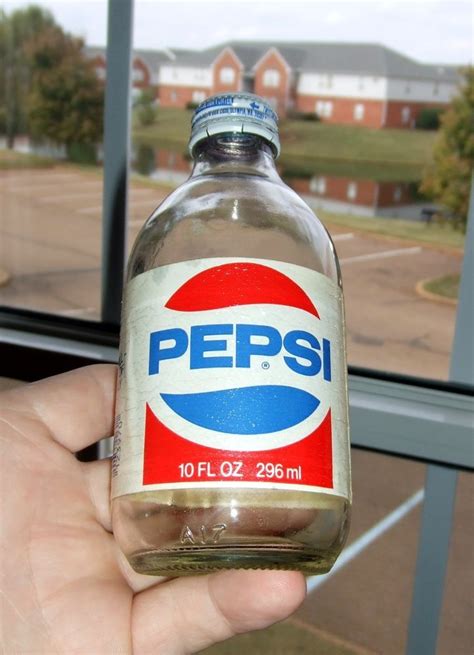 Book # (unlisted) this is the same as bottle #521 in the book, except that it says washington dc instead of alexandria va on the back. 1462~Vintage 1980s Squatty 10 Oz Plastic Label Pepsi ...
