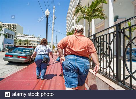 Obese Woman Beach Stockfotos Und Bilder Kaufen Alamy
