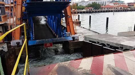 Kursus kolej komuniti yang ditawarkan mengikut negeri. rapidFerry Pulau Pinang Ferry Departing Pulau Pinang ...