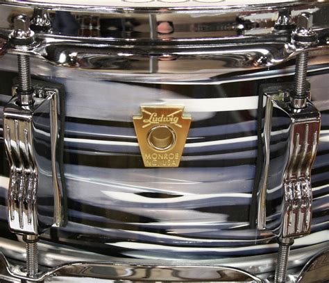 Ludwig 14 X 5 Classic Maple Snare Drum In Black Oyster Pearl Drum Shop
