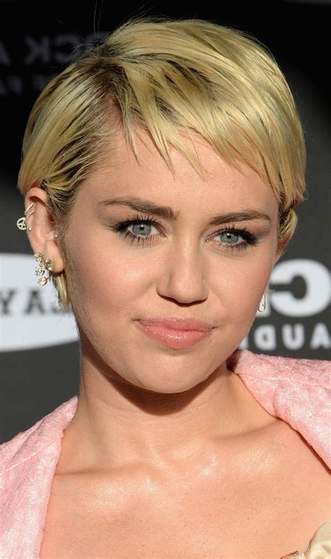 Celebrities With Short Hair A Trending Look In 2023 Wall Mounted