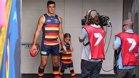 We tweet for our fans. Adelaide Crows captain Taylor Walker shows softer side