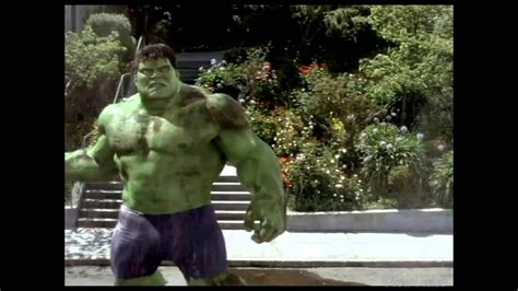 Ang lee dirigió el filme, que es protagonizado por eric bana como el dr. Marvel Month: Hulk (2003) movie review - YouTube