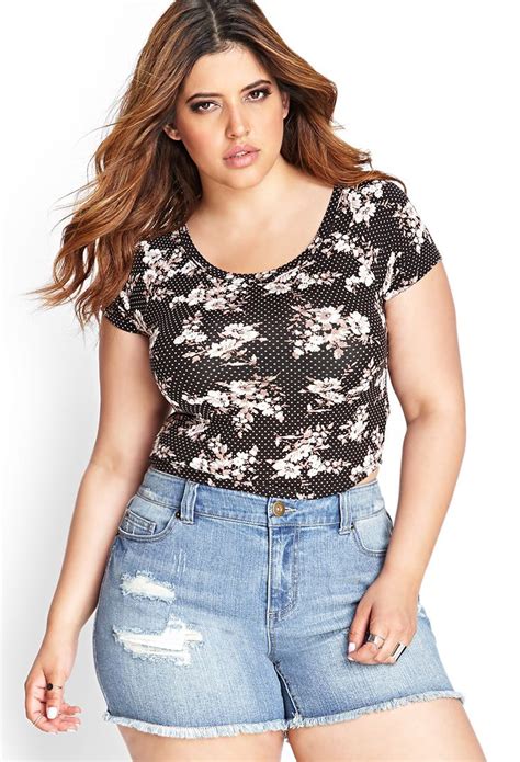 Dotted Floral Crop Top Plus Sizes Plus 2000068918 Forever 21 Eu Tops Floral Crop Tops