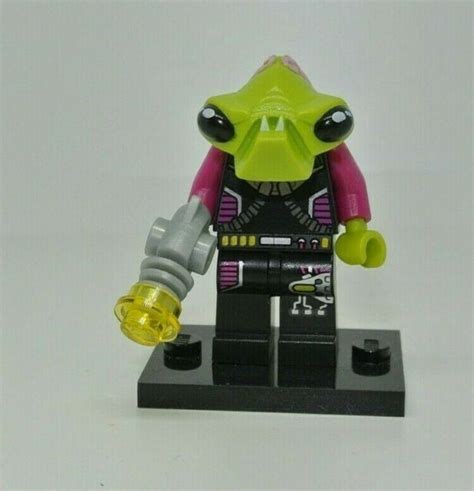Lego Alien Conquest Pilot Minifig Figurine Character Set 7067 7052