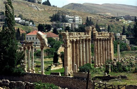 Faça o download de impressionantes imagens gratuitas sobre baalbek. Baalbek - Wikiwand