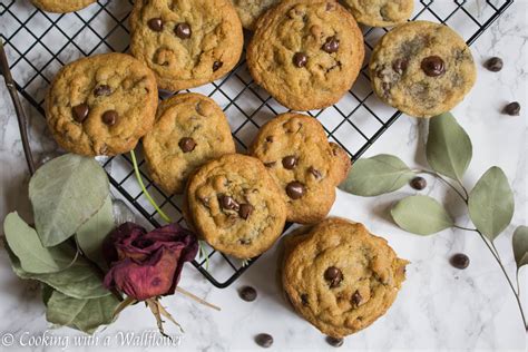 I had never added something like this to my cookies so i thought what the heck. Irish Cream Chocolate Chip Cookies - Cooking with a Wallflower