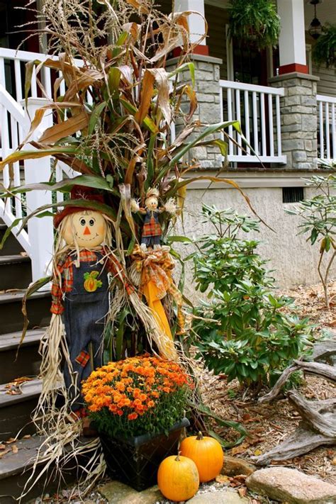 Find all outdoor christmas decorations at wayfair. 57 Cozy Thanksgiving Porch Décor Ideas - DigsDigs