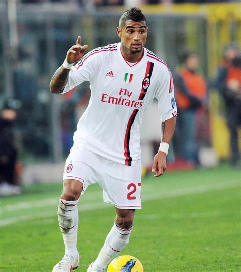 While at milan, where he would return for a second spell in 2016, boateng played together with a host of top stars, including sweden legend zlatan ibrahimovic. Milan AC: Kevin-Prince Boateng blessé pour cause d'abus de ...