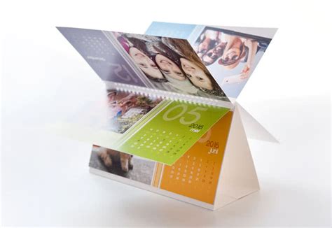 Personalised Desk Calendars Make Your Own With Photos Smartphoto Uk