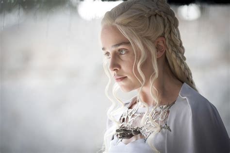 Il Trono Di Spade Emilia Clarke Interpreta Daenerys Nella Puntata The