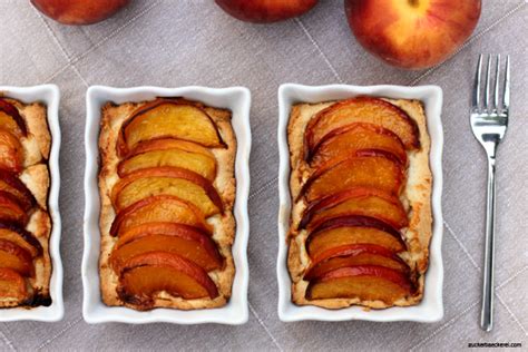 Free online jigsaw puzzle game Pfirsich-Amaretto-Kuchen | Zuckerbäckerei