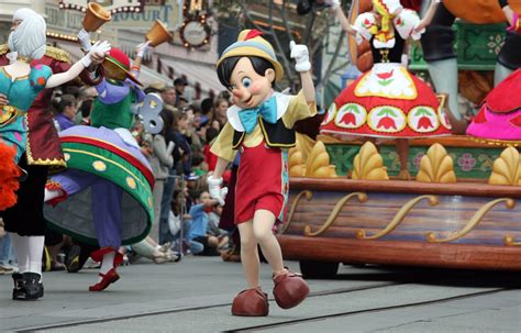Updated list of every single live action disney movie! Disney Does A 'Pinocchio' Live-Action Film - Simplemost
