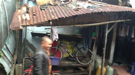 Kemiskinan di malaysia ialah suatu isu ekonomi berkontroversi. Mengukur kemiskinan di Indonesia dari kualitas hidup - BBC ...