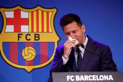Entre Lágrimas Lionel Messi Se Despidió Del Barcelona Video