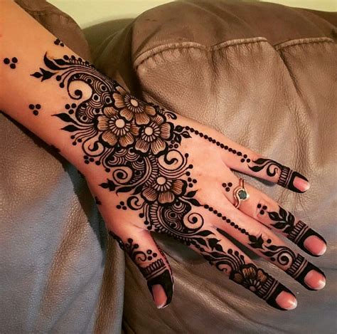 These henna stencils are an easy way to add a dash of color. Henna Designs Shops Near Me - Best Tattoo Ideas