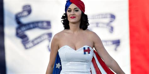 Katy Perry Shares ‘naked Voting’ Photo To Support Hillary Clinton Huffpost Uk