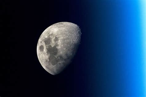 Nasa Aims For Moon Space Station For Live In Astronauts In
