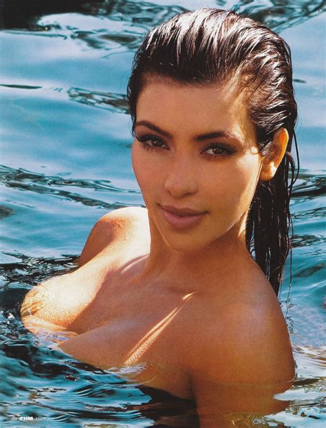 Zdj Cie Kim Kardashian W Bikini Na Okladce Marcowego Wydania Magazynu