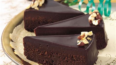 Make your life a little sweeter today with betty crocker cakes. Chocolate-Glazed Fudge Cake recipe from Betty Crocker