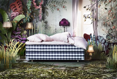 Kijkshop met het hoofdkantoor in pleinwg 196; Barry Atsma opent volgende week deze luxe beddenwinkel aan ...